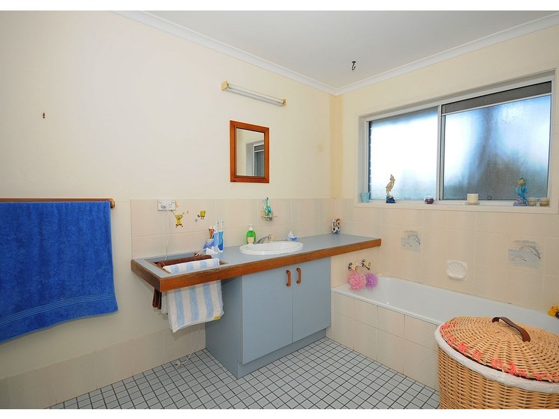 16 Garden Drive, Urangan QLD 4655