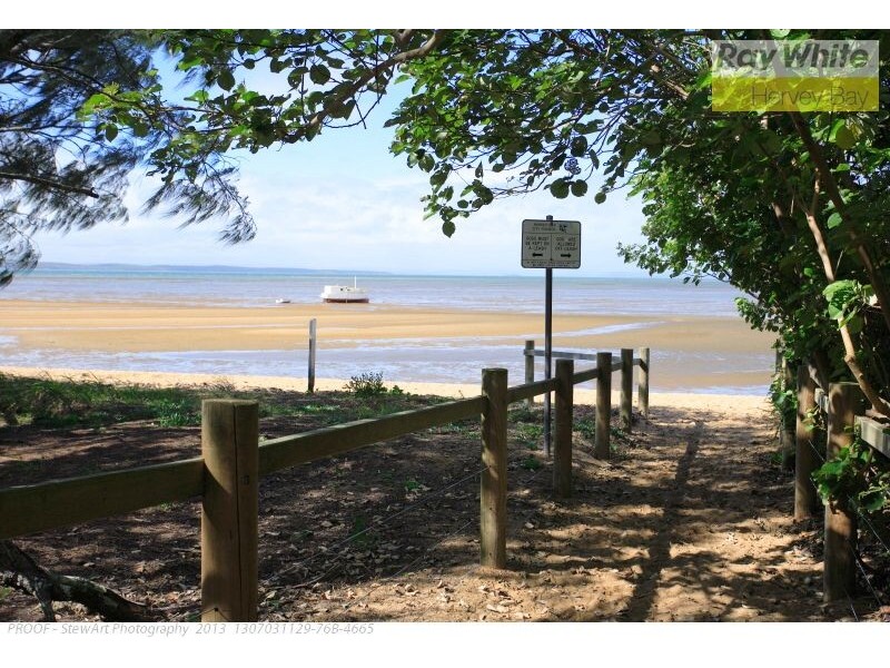 67 Moolyyir Street, Urangan QLD 4655