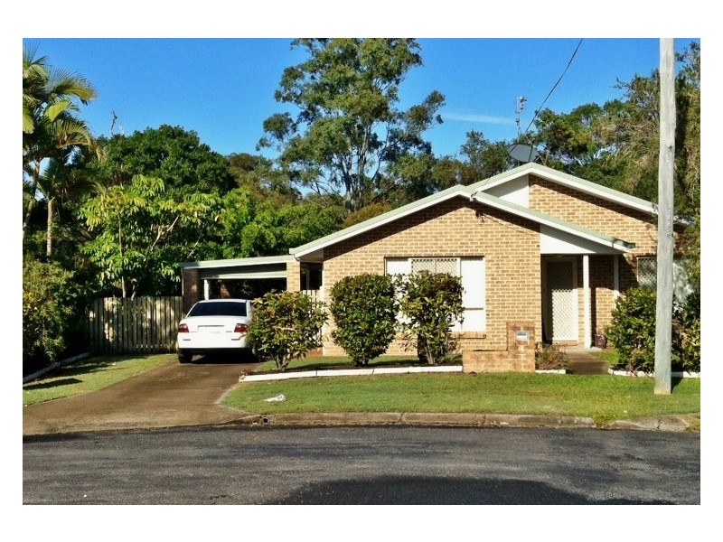 4 Whittaker Cl, Urangan QLD 4655