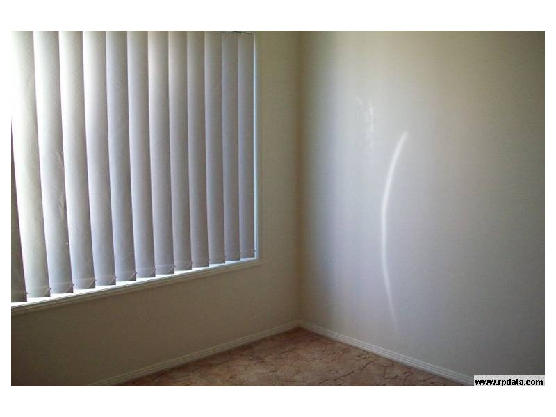 4 Whittaker Cl, Urangan QLD 4655