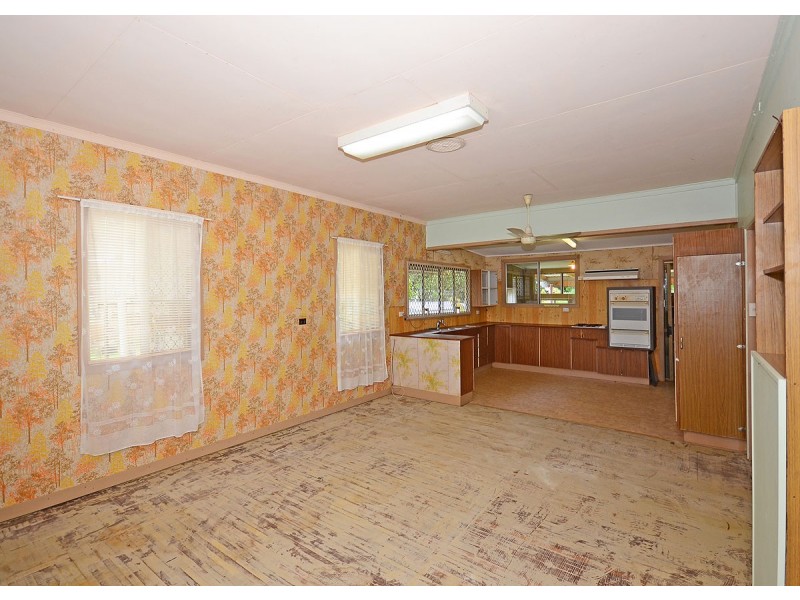 6 Coral Street, Urangan QLD 4655