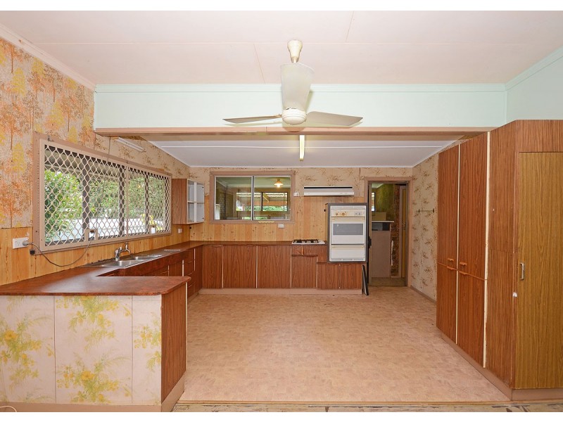 6 Coral Street, Urangan QLD 4655