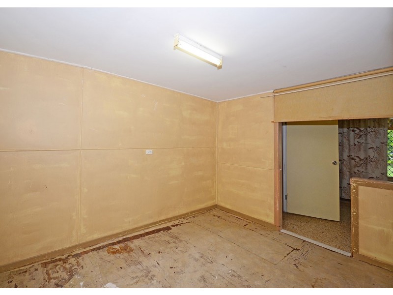 6 Coral Street, Urangan QLD 4655