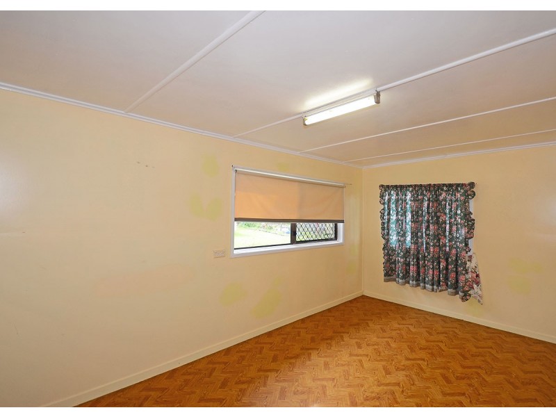 6 Coral Street, Urangan QLD 4655