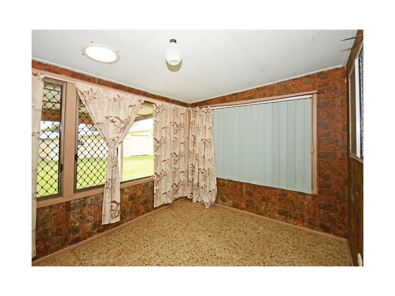 6 Coral Street, Urangan QLD 4655