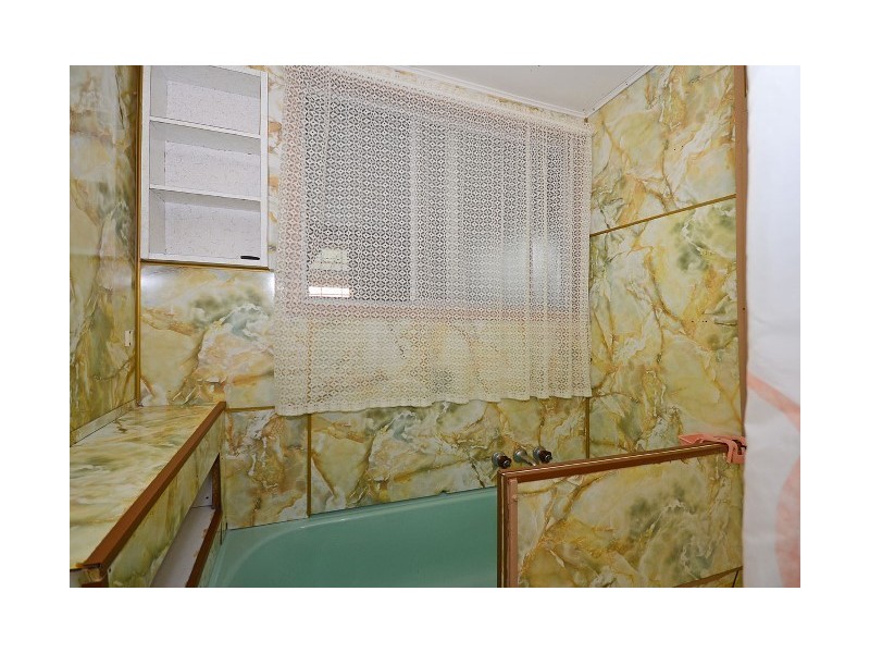 6 Coral Street, Urangan QLD 4655