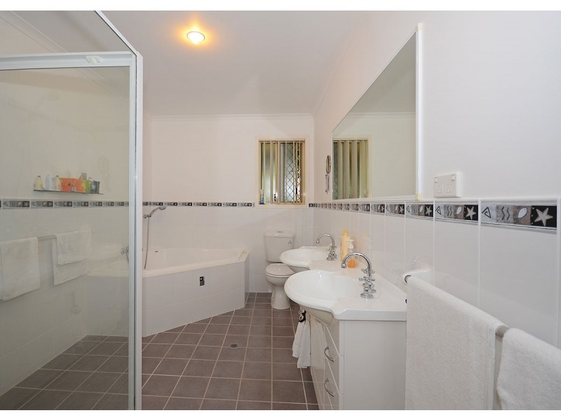 11 Treviso Court, Urangan QLD 4655