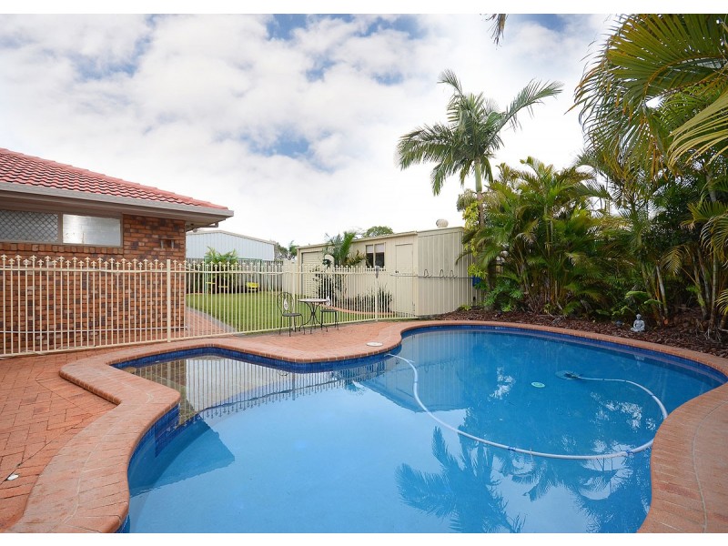 4 Brampton Court, Kawungan QLD 4655