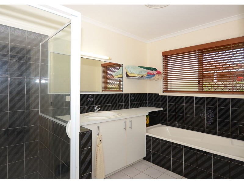 4 Brampton Court, Kawungan QLD 4655