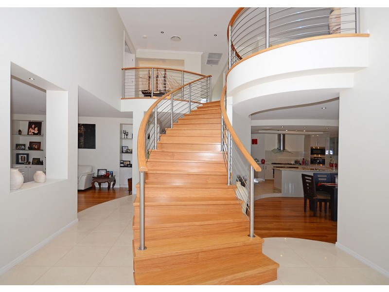 127 Esplanade, Point Vernon QLD 4655