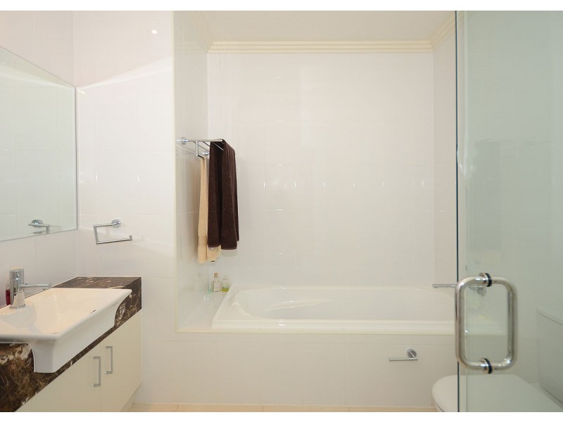 127 Esplanade, Point Vernon QLD 4655