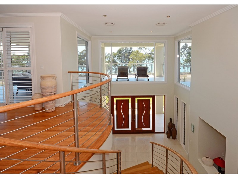 127 Esplanade, Point Vernon QLD 4655