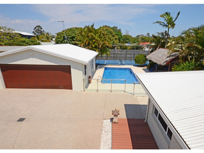 127 Esplanade, Point Vernon QLD 4655