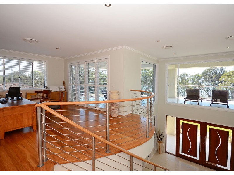 127 Esplanade, Point Vernon QLD 4655