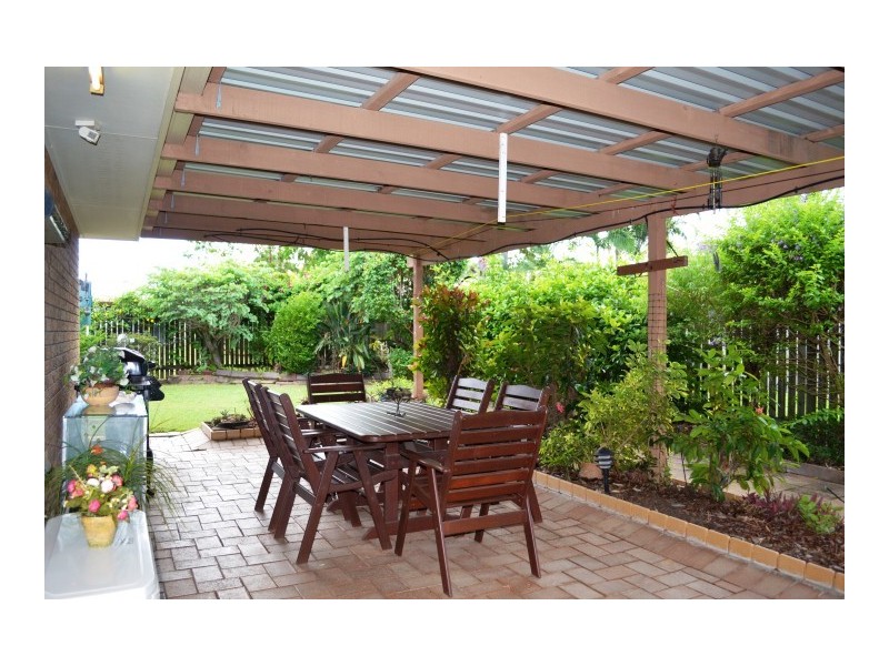 10 Meledie Avenue, Kawungan QLD 4655