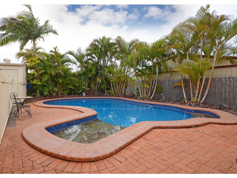 4 Brampton Court, Hervey Bay QLD 4655
