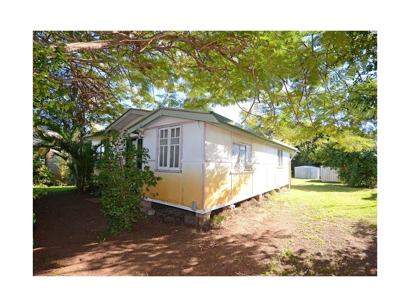 4 Coral Street, Urangan QLD 4655