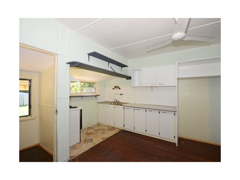 4 Coral Street, Urangan QLD 4655