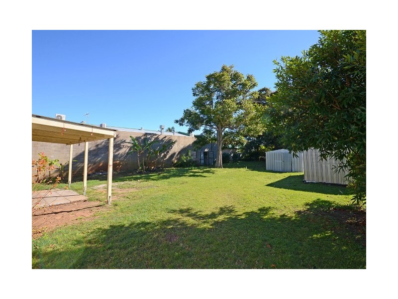 4 Coral Street, Urangan QLD 4655