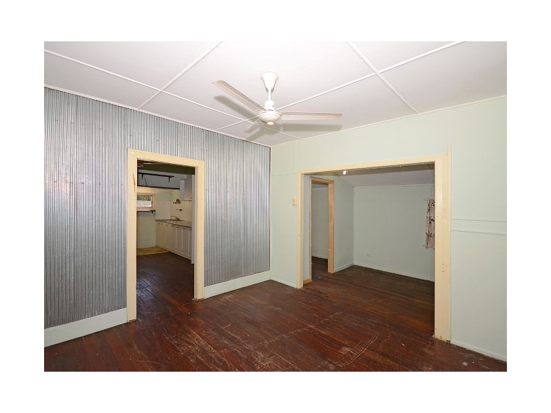 4 Coral Street, Urangan QLD 4655