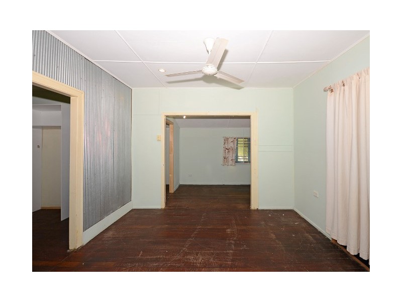 4 Coral Street, Urangan QLD 4655