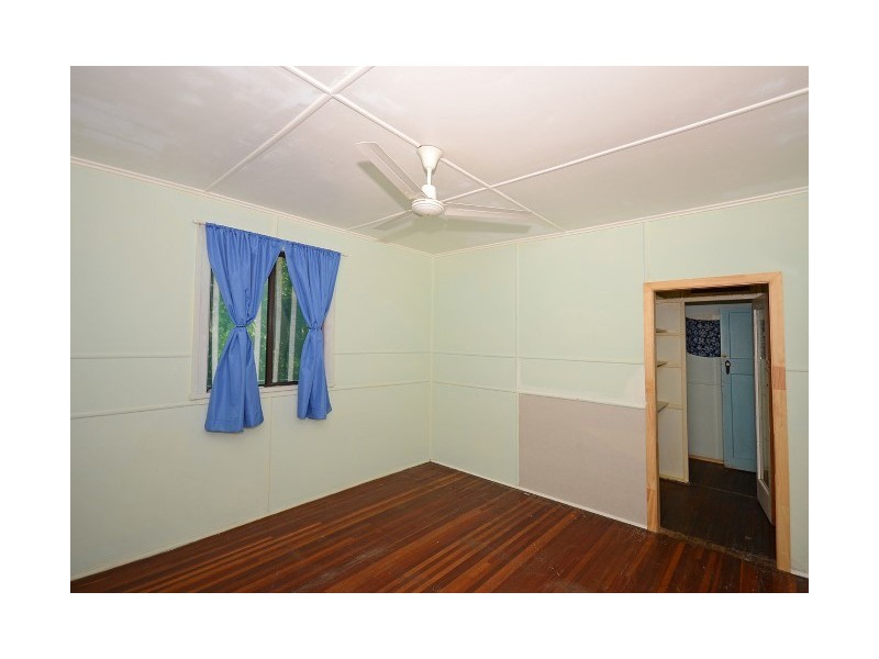 4 Coral Street, Urangan QLD 4655