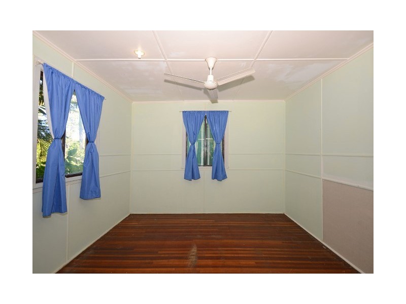 4 Coral Street, Urangan QLD 4655