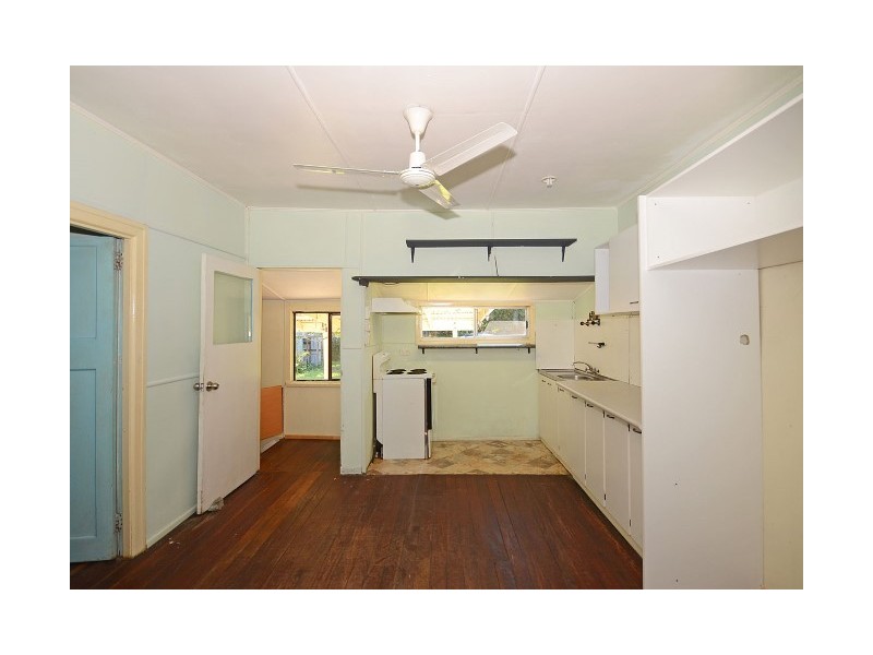 4 Coral Street, Urangan QLD 4655