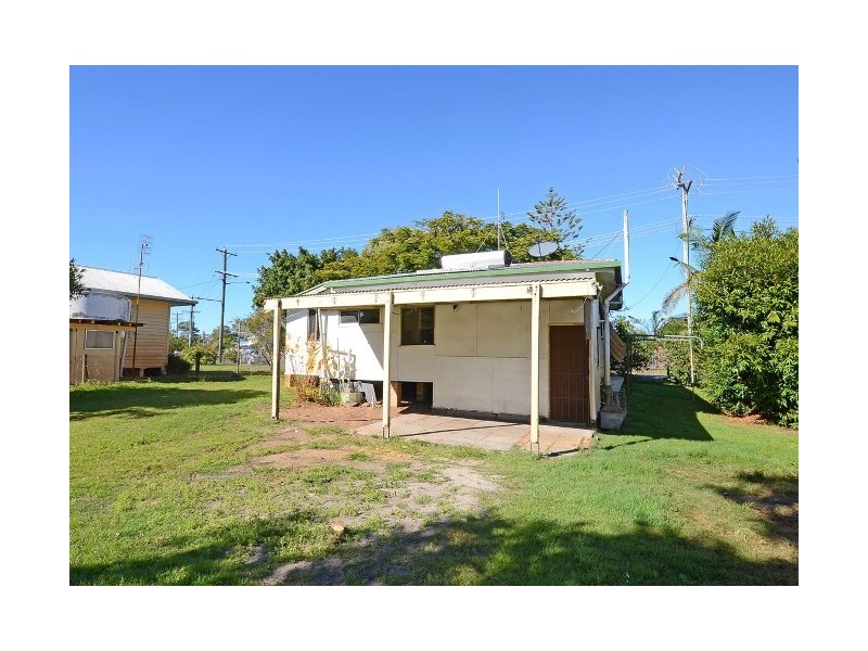 4 Coral Street, Urangan QLD 4655