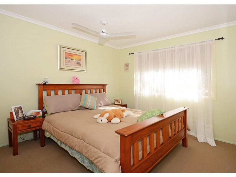 11 Sealink Drive, Point Vernon QLD 4655