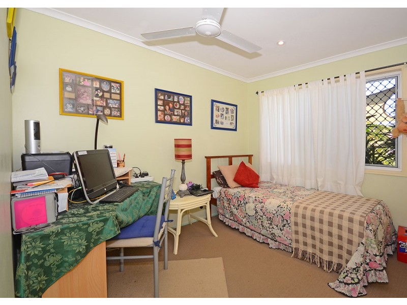 11 Sealink Drive, Point Vernon QLD 4655