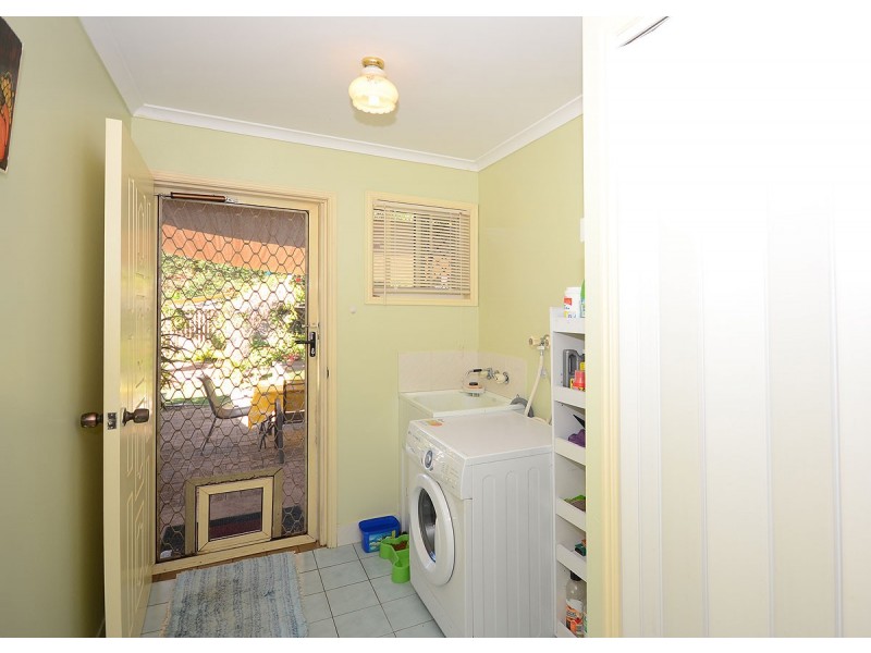 11 Sealink Drive, Point Vernon QLD 4655