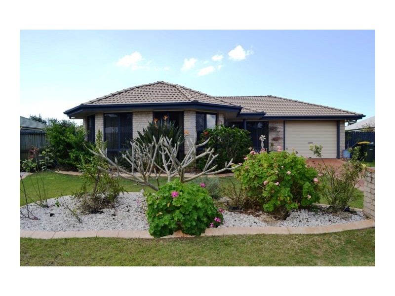 13 Banks Court, Torquay QLD 4655