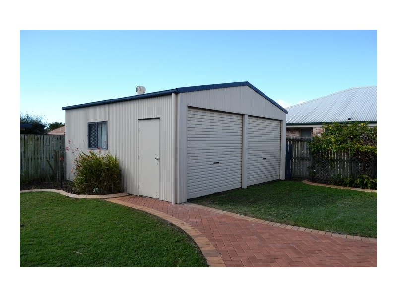 13 Banks Court, Torquay QLD 4655