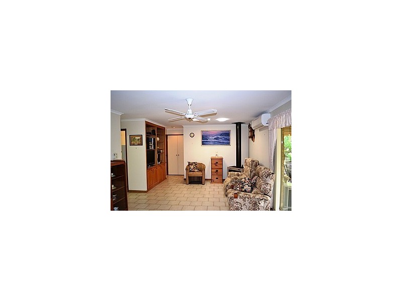 10 Meledie Avenue, Kawungan QLD 4655