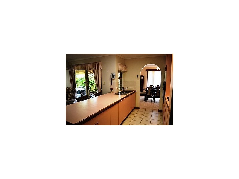 10 Meledie Avenue, Kawungan QLD 4655