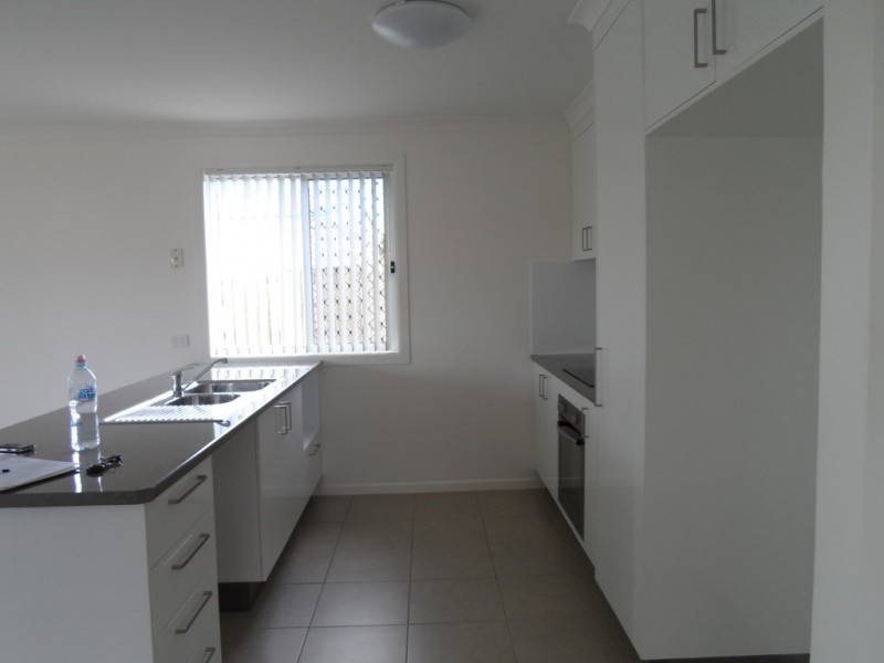 2/101 Nissen St, Urraween QLD 4655