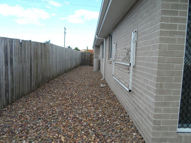 2/101 Nissen St, Urraween QLD 4655