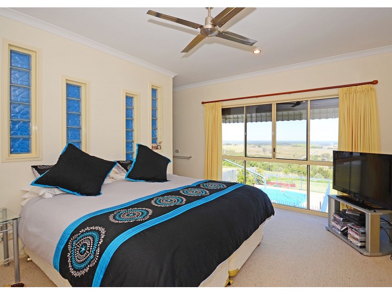 8 Regency Avenue, Urraween QLD 4655