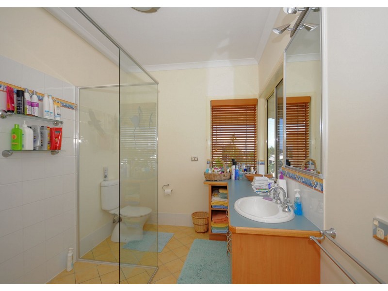 8 Regency Avenue, Urraween QLD 4655