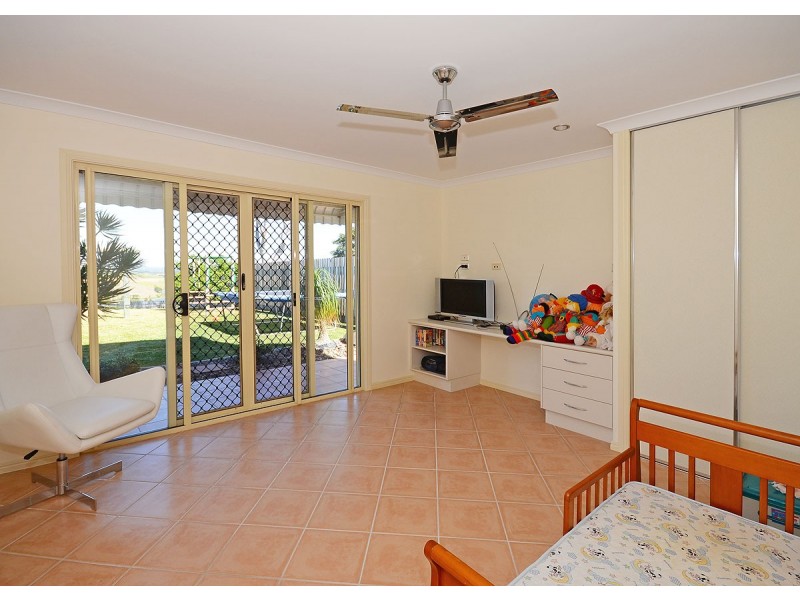 8 Regency Avenue, Urraween QLD 4655