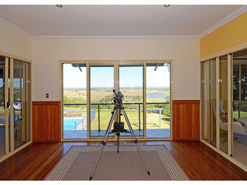 8 Regency Avenue, Urraween QLD 4655