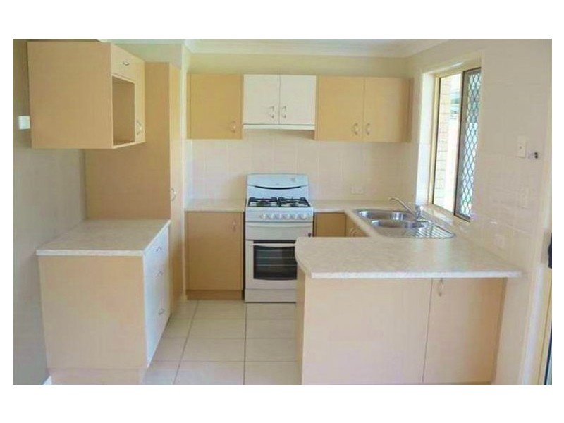 140 Emerald Park Way, Urangan QLD 4655