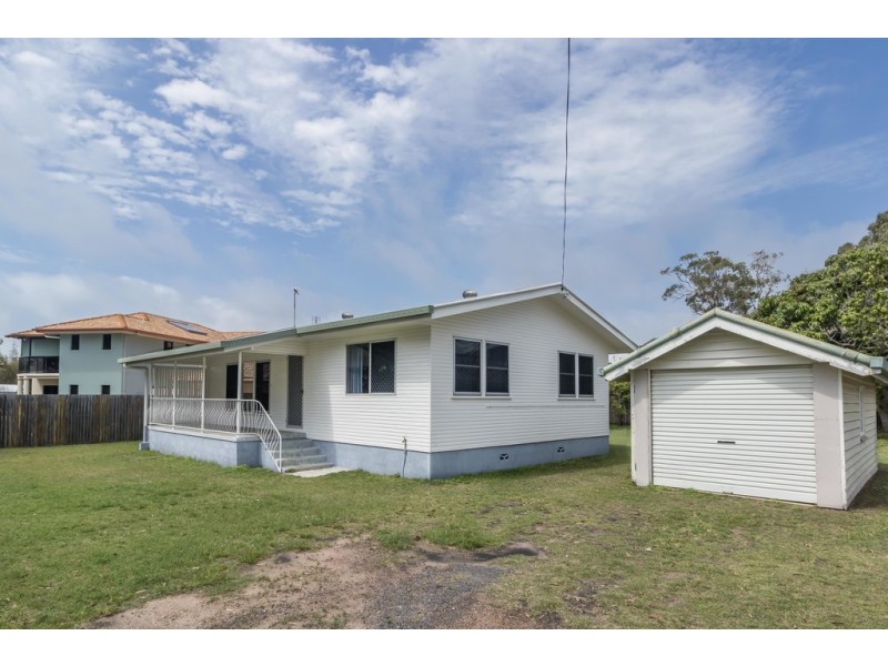 42 Esplanade, Point Vernon QLD 4655