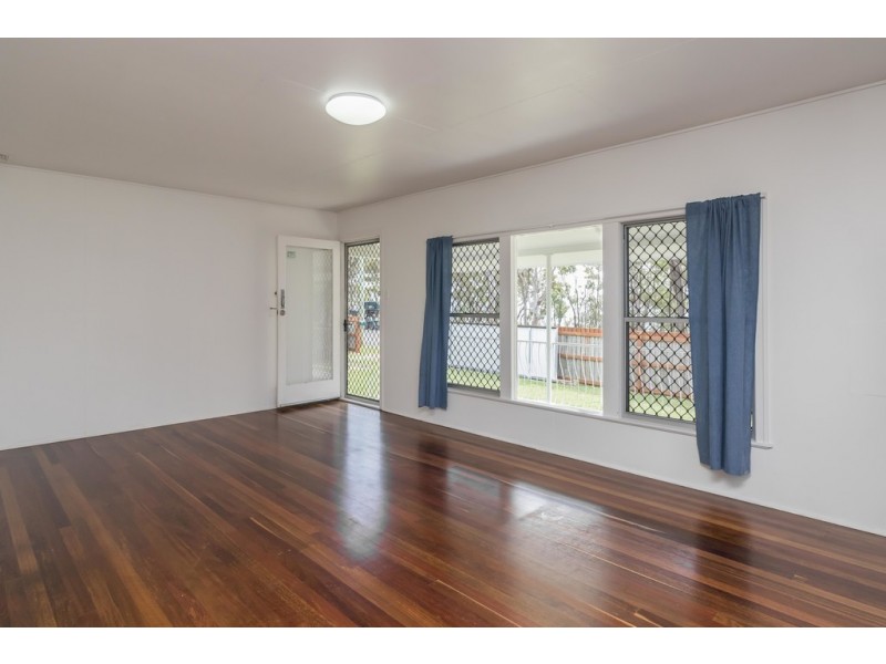 42 Esplanade, Point Vernon QLD 4655