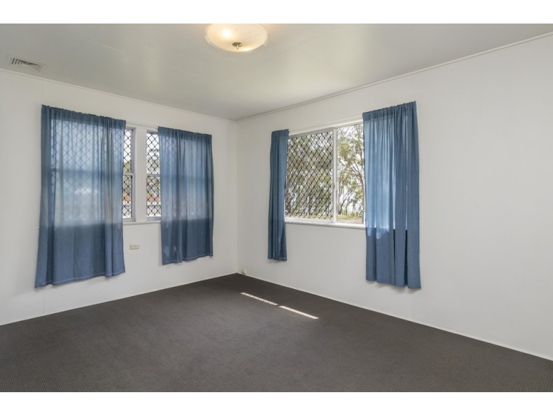 42 Esplanade, Point Vernon QLD 4655