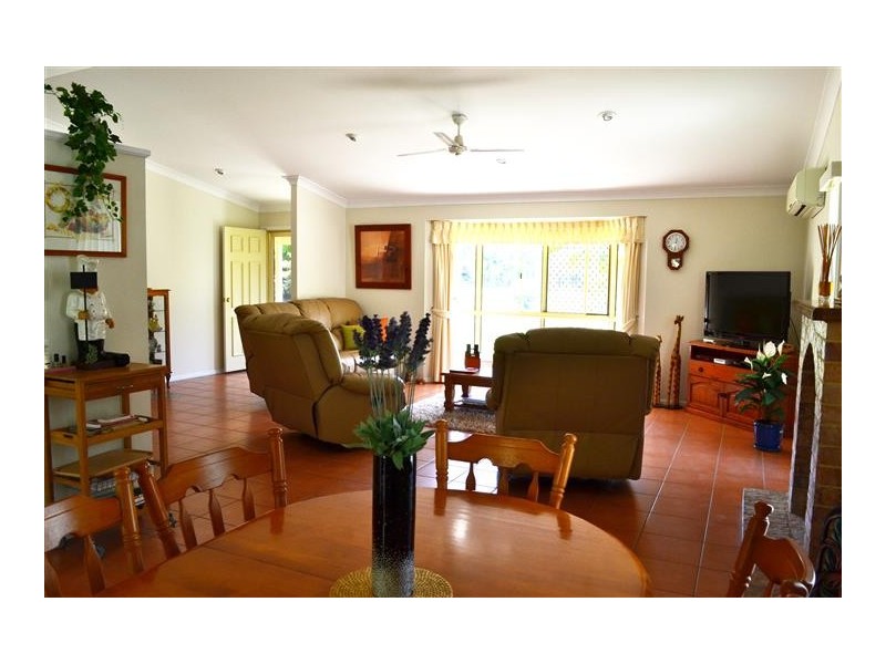 104 Seaview Drive, Booral QLD 4655