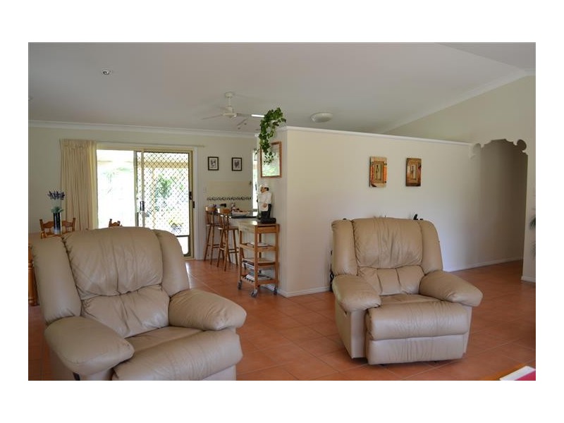 104 Seaview Drive, Booral QLD 4655