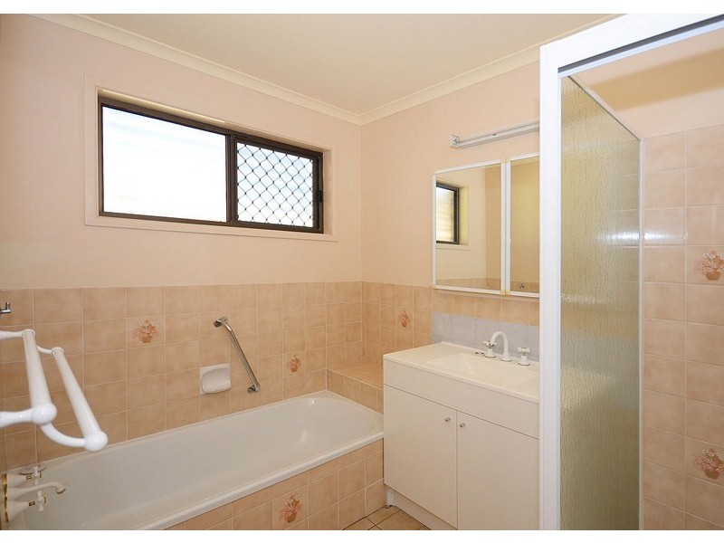 19 Greenway Drive, Pialba QLD 4655