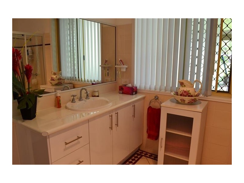 104 Seaview Drive, Hervey Bay QLD 4655